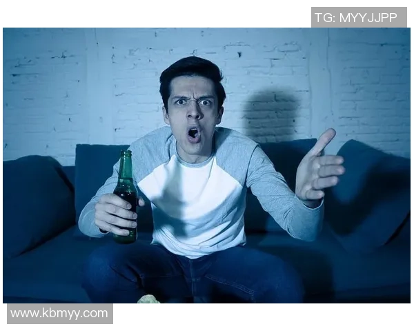 足球明星泼啤酒事件背后的故事与球迷反应揭秘